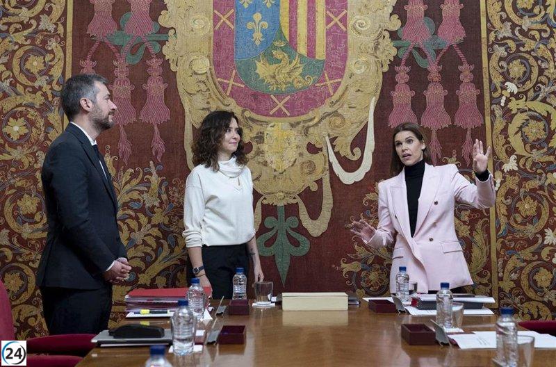 Ayuso insta al Gobierno a presentar un plan frente a la creciente llegada masiva de migrantes y evitar su traslado clandestino a la Península.