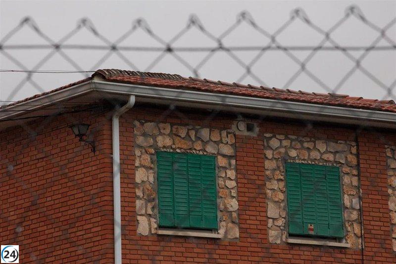 Registro en vivienda de detenido por triple crimen de Morata, en Arganda.