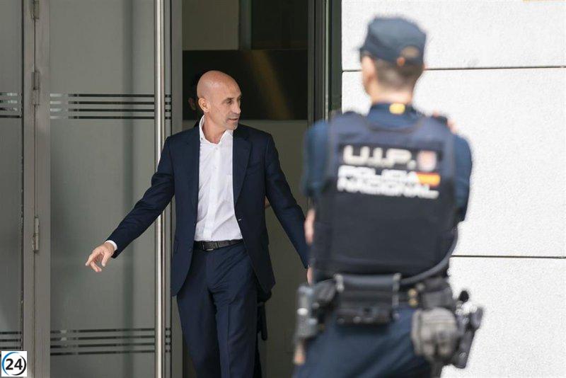 Juez sugiere enjuiciar a Rubiales por un presunto beso no consensuado a Hermoso