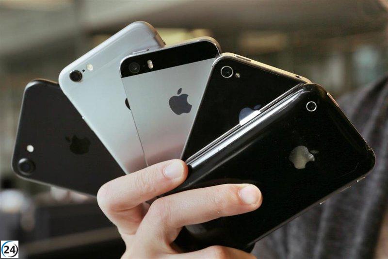Dos individuos arrestados en Usera por intentar comercializar más de cien iPhones robados.