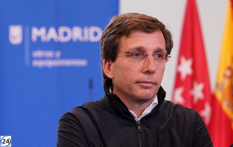 Almeida acusa a Puente de malversar dinero público al señalar a periodistas.