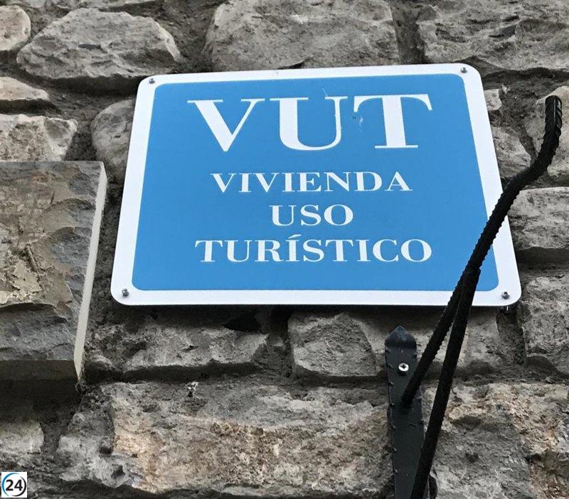 El alquiler vacacional generó 2.215 millones para la capital en 2023, según la patronal.