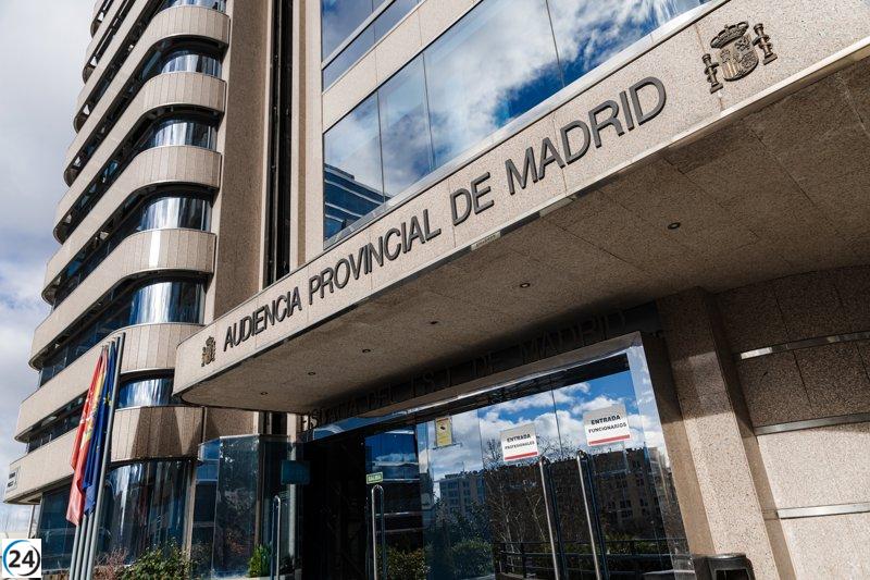 Guardia civil acusado de fraude por utilizar los datos de un compañero para contratar préstamos y líneas telefónicas.