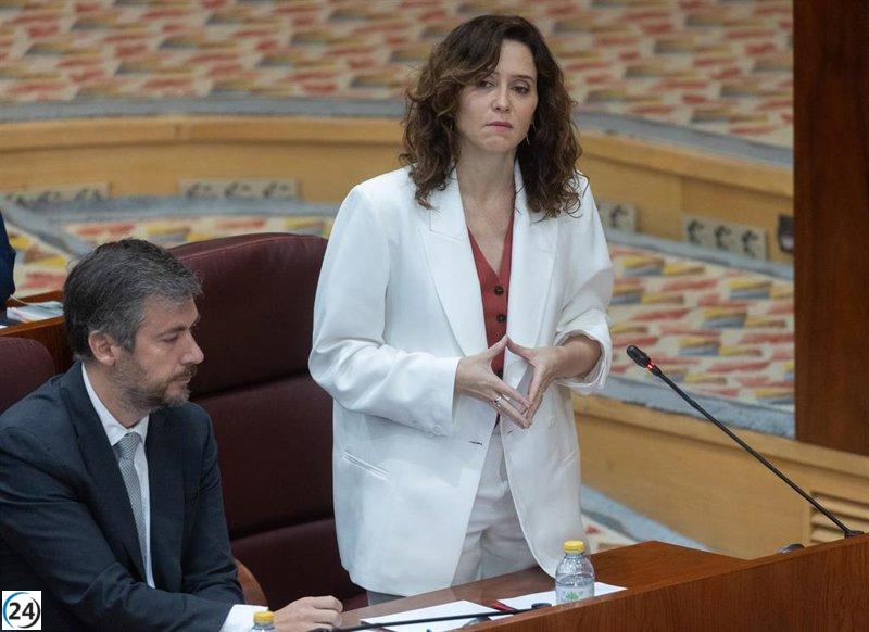 Ayuso aboga por la austeridad y critica el gasto público excesivo de Vox.