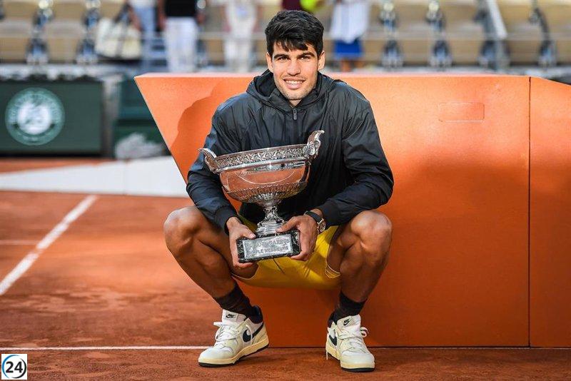 Ayuso y Almeida elogian a Alcaraz por su victoria en Roland Garros.