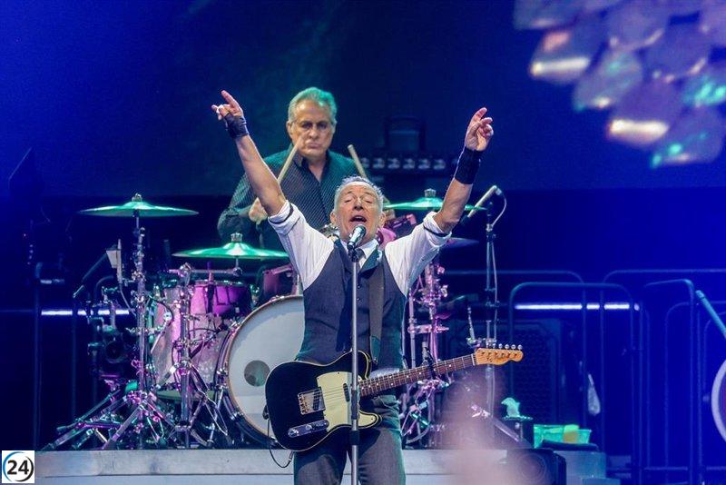Bruce Springsteen, superviviente del rock, llega a Madrid con su esperado concierto.