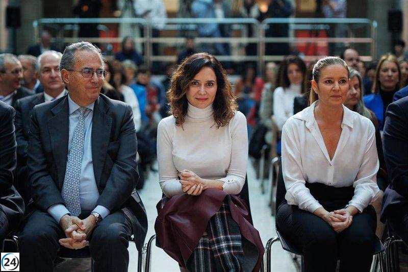 Ayuso critica la reforma de las leyes LGTBI como