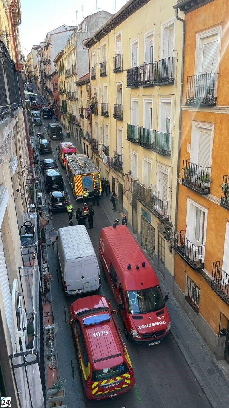 Hombre detenido por colgarse en un patio para evitar un desahucio en Lavapiés.
