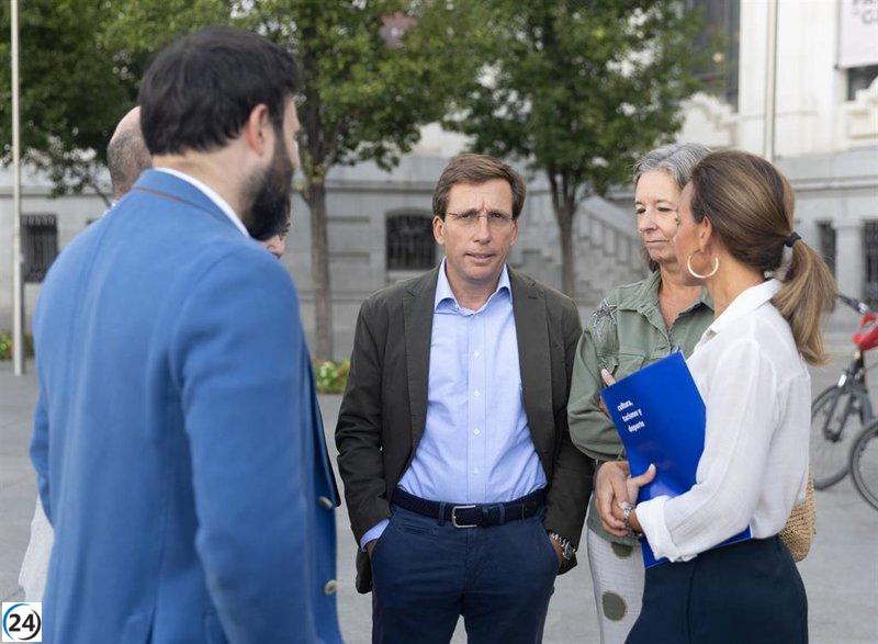 Almeida y Ayuso coinciden en que la financiación de las CCAA es un asunto multilateral y niegan discrepancias en el PP