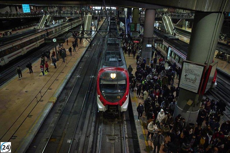 Incidente en estación de Atocha provoca suspensión de servicios de AVE y Cercanías en Madrid.