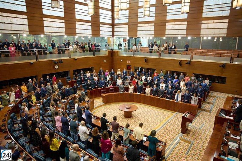 La Asamblea rinde homenaje a las víctimas y exalta a los “héroes anónimos” de la tragedia.