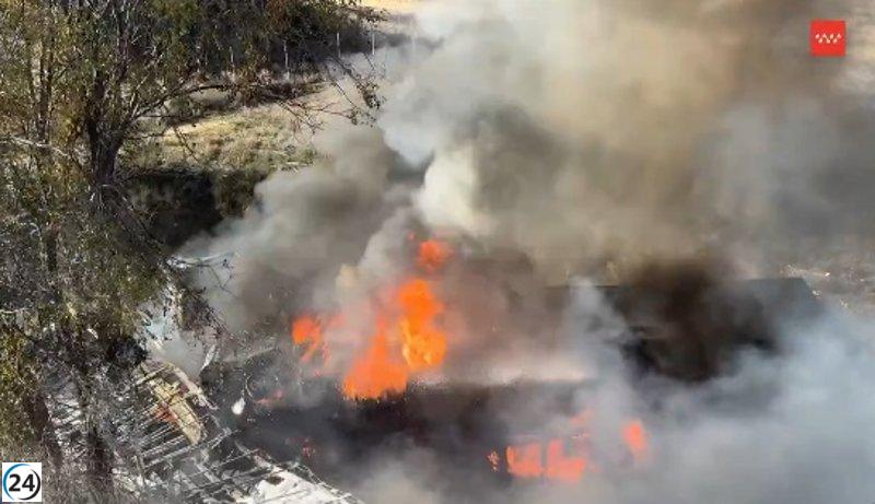 Accidente en la M-50: Dos camiones se despeñan, provocando heridos y grandes congestiones vehiculares.