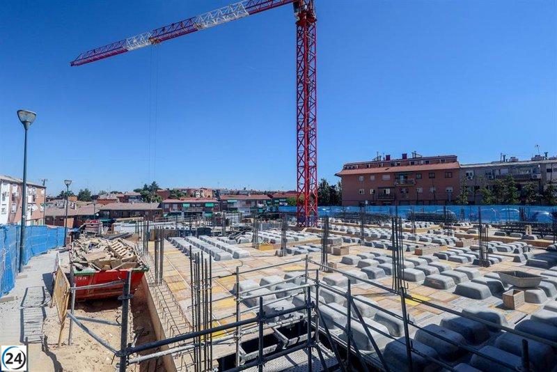 PSOE-M denuncia a Ayuso por su desafío a la Ley de Vivienda y la culpa de incentivar la especulación inmobiliaria.