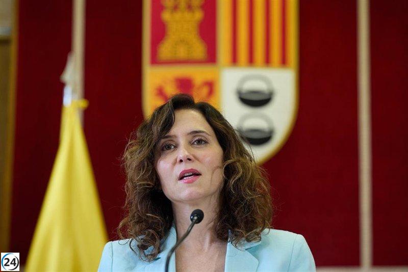 Ayuso desafía los intentos de ocupar la Real Casa de Correos: