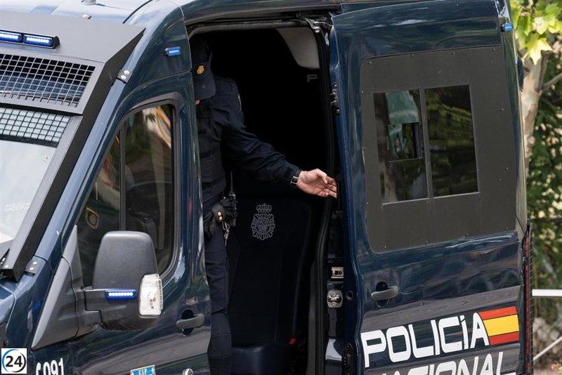 Detenido tras amenazar con suicidio y atrincherarse en su hogar después de una pelea familiar.
