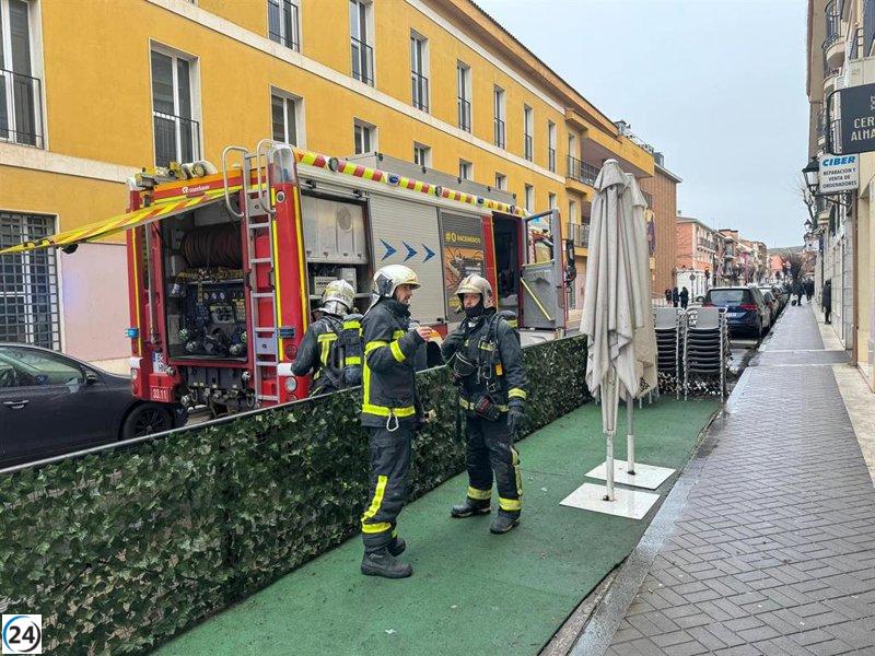 Incendio en restaurante de Aranjuez tras explosión de freidora; un herido por intoxicación.