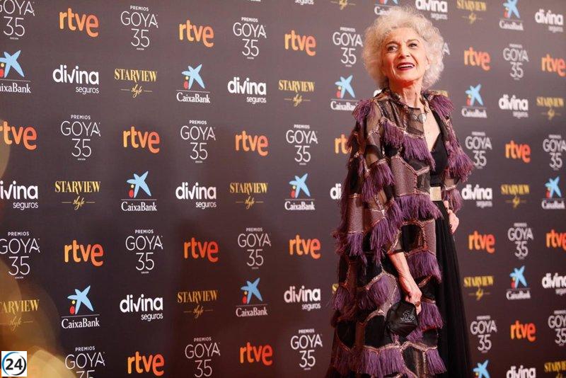 Más Madrid apuesta por un homenaje a Marisa Paredes, pero el PSOE es escéptico y Vox se opone.