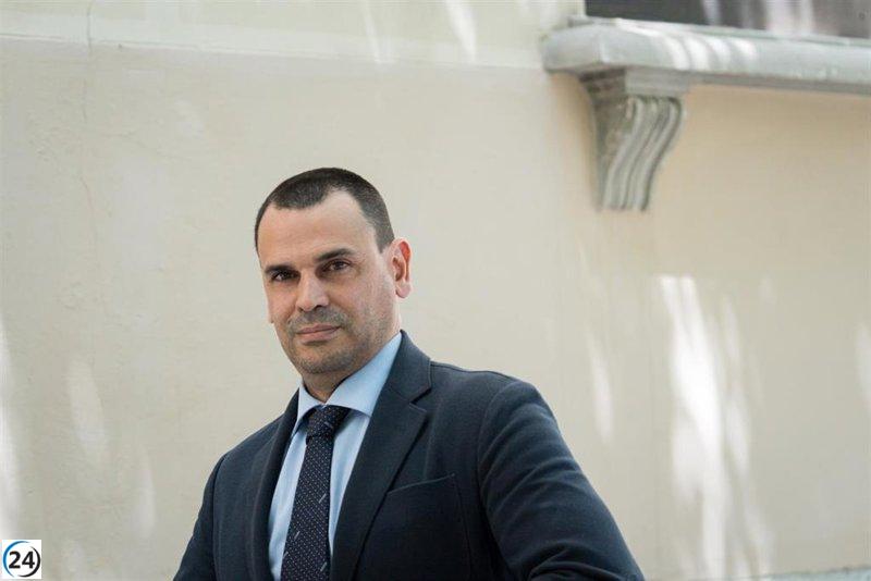 El Congreso paraliza la comisión de Sumar que busca indagar sobre el novio de Ayuso y exige modificaciones.