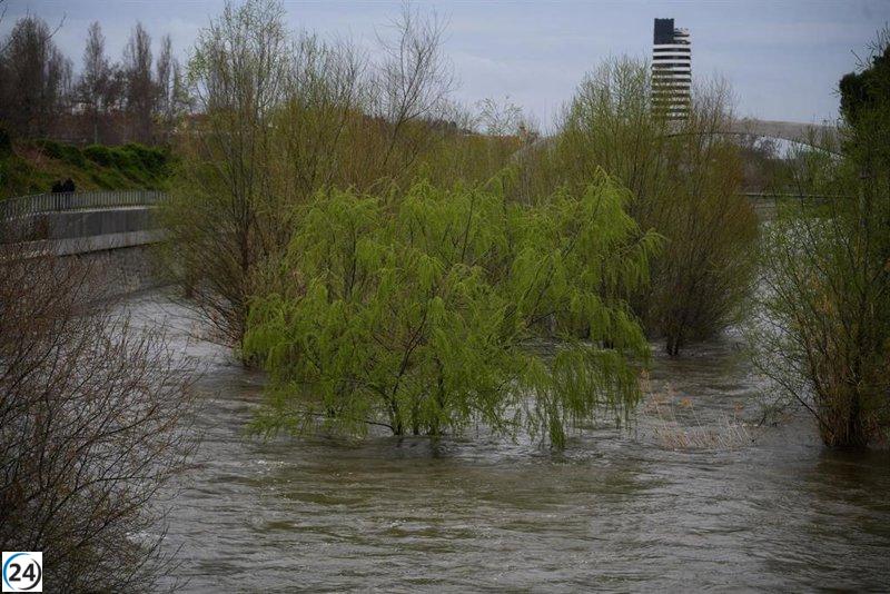 Cierra el acceso de la M-30 a la M-40 hacia la A-6 debido a las inundaciones del río Manzanares.