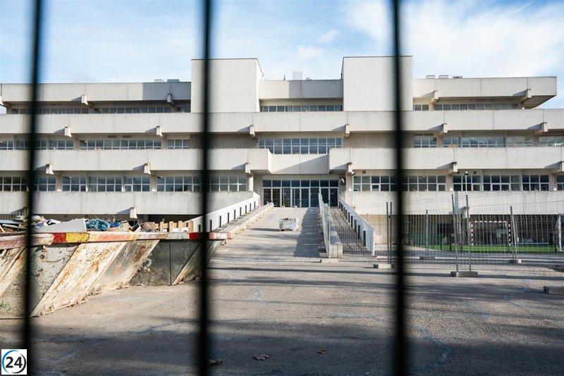 La Comunidad se compromete a recibir menores migrantes en lugares adecuados y rechaza la opción de Sánchez de albergarlos en condiciones de hacinamiento.