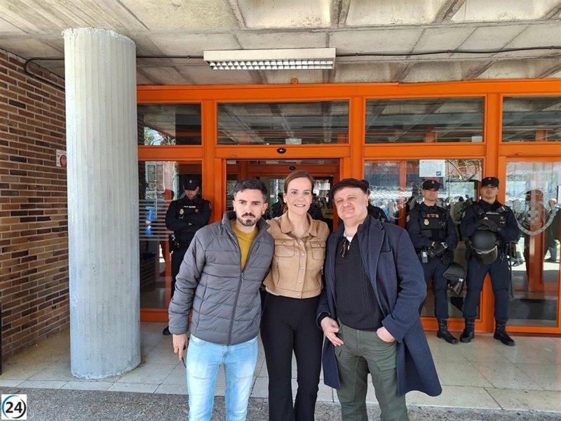 Vox protesta en la UCM por cancelación de charla programada para abril.