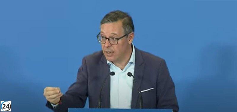 Serrano (PP) denuncia intentos del Gobierno por intimidar a alcaldes de Madrid y minimizar la figura de Ayuso en el acto de jura de bandera.