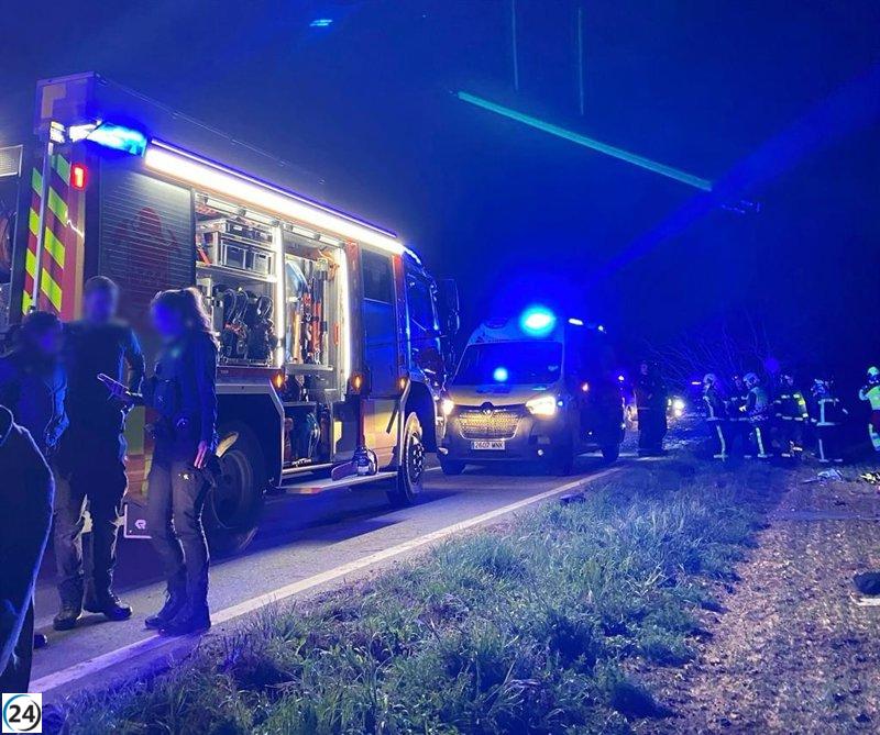 Trágica pérdida: joven de 19 años fallece al chocar contra un árbol en Chinchón.