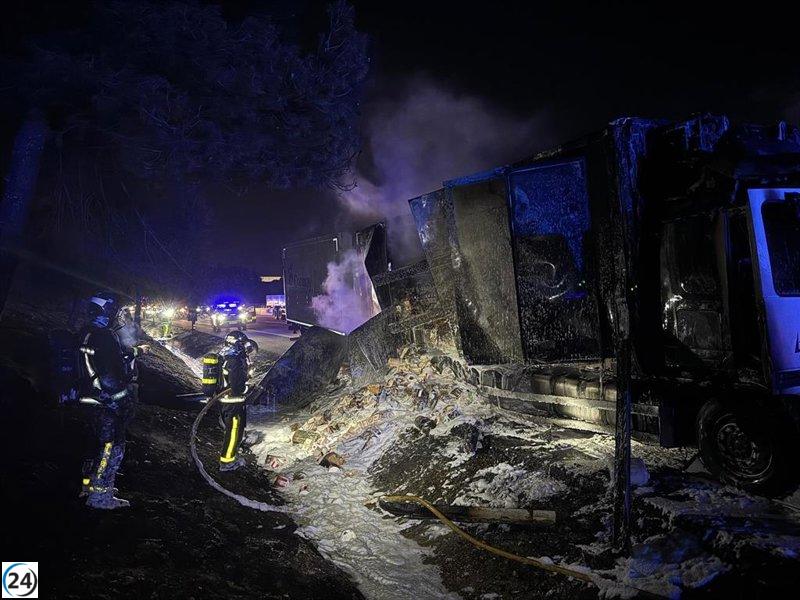 Incendio de camión bloquea un carril de la A-4 en Aranjuez.