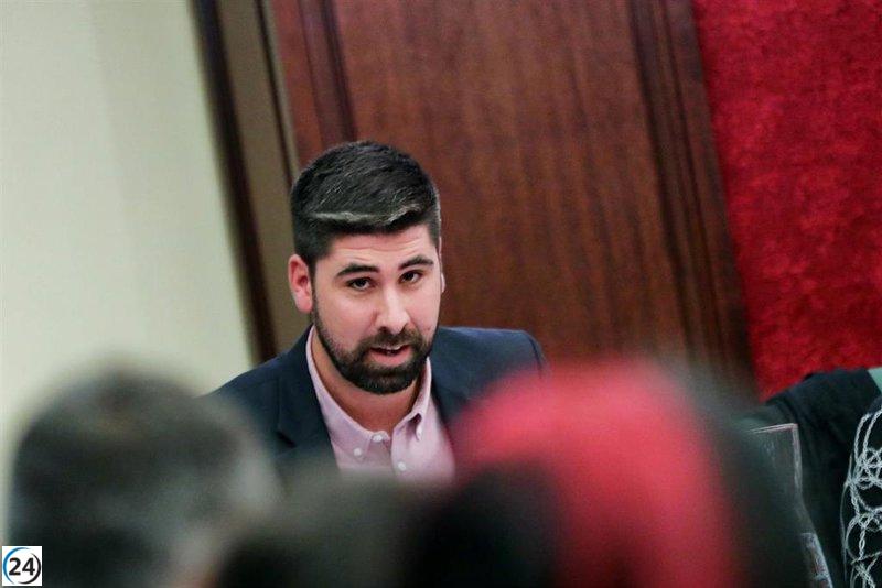 PSOE exige a Posse que recupere al secretario general del partido como portavoz adjunto en Móstoles.