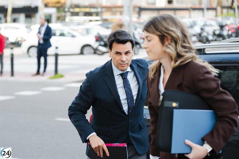 La pareja de Ayuso detalla ante la jueza sus ingresos de Quirón y rechaza acusaciones de ocultación a través de una sociedad.