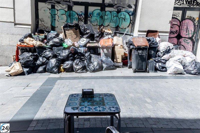 Madrid enfrenta parálisis en la recolección de basura tras la ruptura de negociaciones y posible acción legal contra el comité de trabajadores.