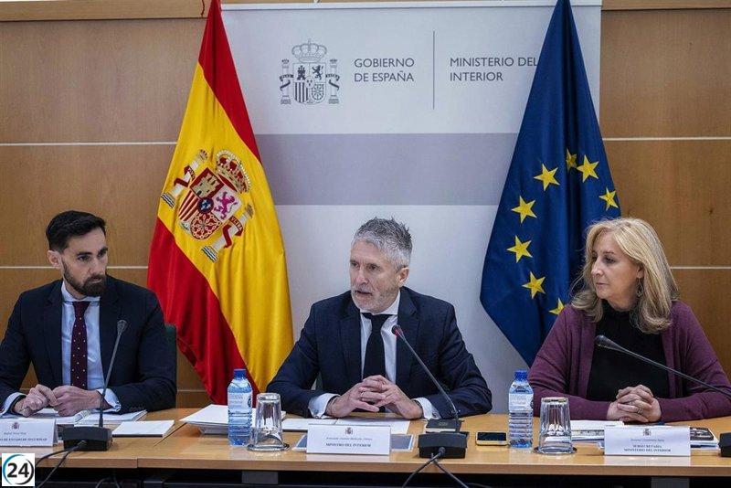 Marlaska levanta la emergencia nacional en Madrid y Extremadura tras reuniones con los gobiernos regionales.