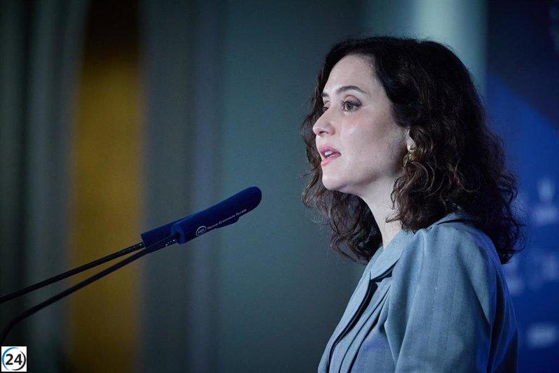 Ayuso denuncia a un gobierno centrado en el negocio electoral y tensa el debate entre energías renovables y nucleares.