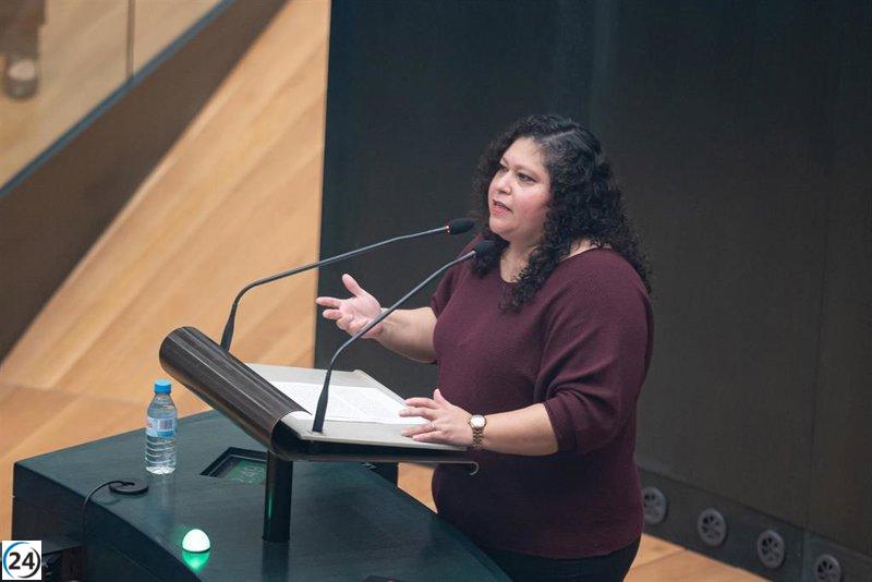 Carolina Elías acusa a Vox de racismo verbal en Latina.