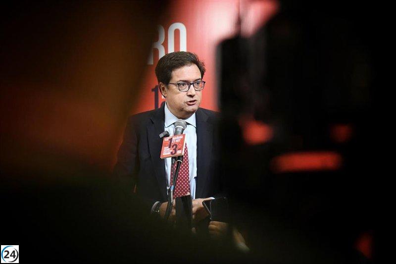 Óscar López denuncia una ofensiva de la derecha contra el Gobierno y critica a Feijóo por su estilo político.