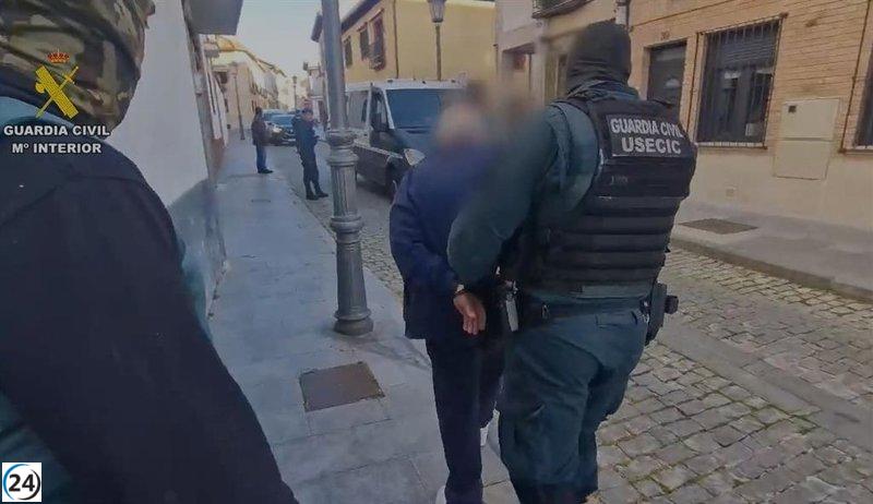 Arrestado un individuo tras asaltar un banco en Navalcarnero, robando 76.200 euros con arma de fuego.