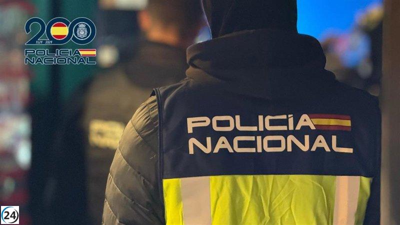 Arrestan a mujer en Puente de Vallecas por asalto a personas en cajeros automáticos.