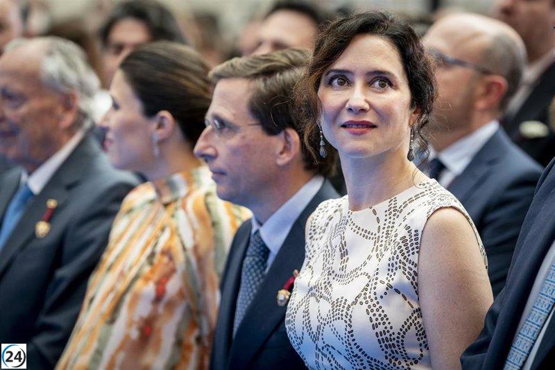 Ayuso denuncia intento del Gobierno de controlar la justicia y apoya a los jueces que se resisten.