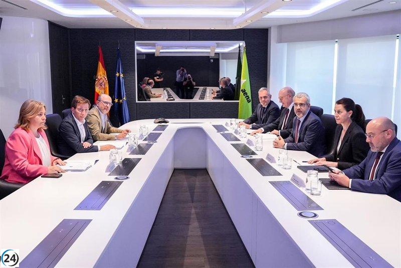 Aena y el Ayuntamiento delegan en una entidad social la identificación de personas sin hogar en Barajas.