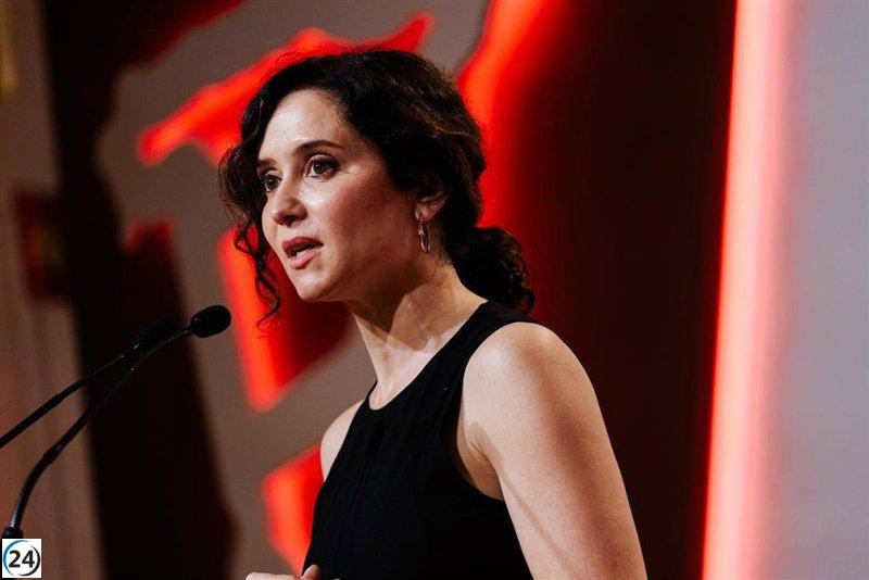 Ayuso podría reforzar su mayoría, el PSOE aventajaría a Más Madrid y Vox conservaría su representación, revela un sondeo.