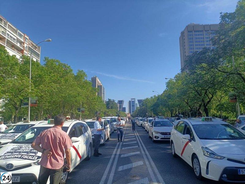 Taxistas de Madrid protestan por la concesión de 8.500 licencias VTC a Cabify: