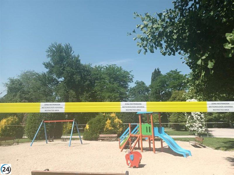 Ocho parques, incluido El Retiro, permanecerán cerrados hasta las 18 horas por mal tiempo.