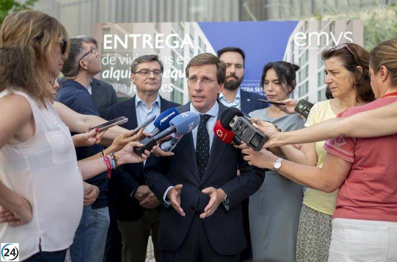 Almeida acusa a Sánchez de deshonestidad y lo compara con Rubiales por su negativa a dimitir, alertando sobre su