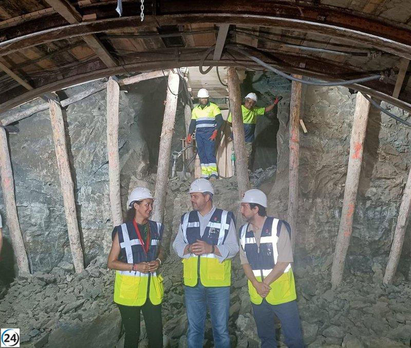 Progreso en la ampliación de la L11 en Comillas: 50 operarios trabajan en un tercio del túnel mientras esperan por Mayrit.