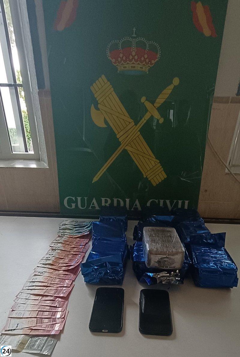 Cae en Valdemorillo un hombre con cinco kilos de hachís en su vehículo.