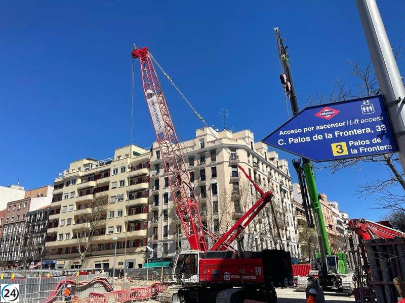 El Paseo de las Delicias instala pantallas de protección ante las obras de la L11 del Metro.