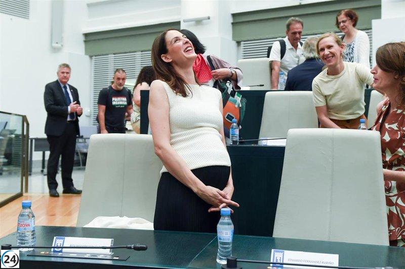 Rita Maestre se ausenta del cargo para prepararse para su maternidad y planea volver en enero de 2026.