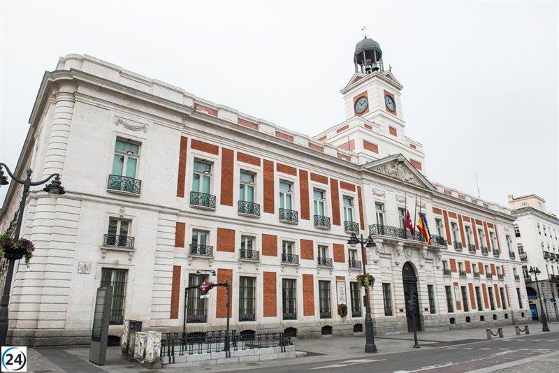 El TC revoca la prohibición de la norma de Ayuso sobre la Real Casa de Correos.