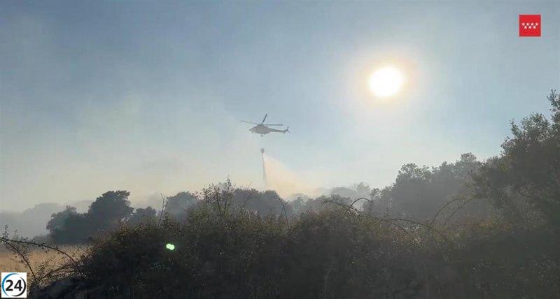 Incendio en Zarzalejo provoca evacuaciones y cierre de la M-532.