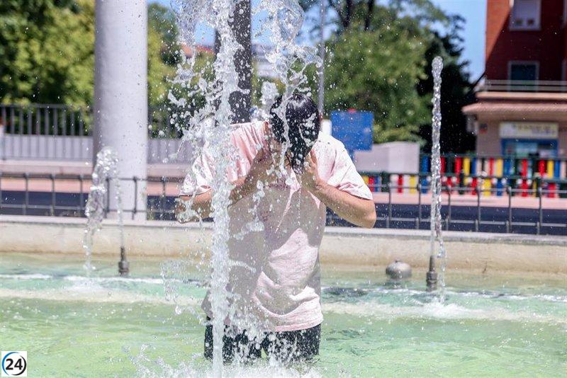 Aemet emite alerta naranja por calor en toda la región y amarilla por tormentas en el sur.
